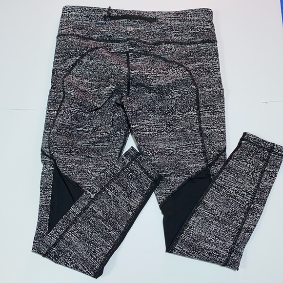 Lululemon tight - Picture 2 of 5